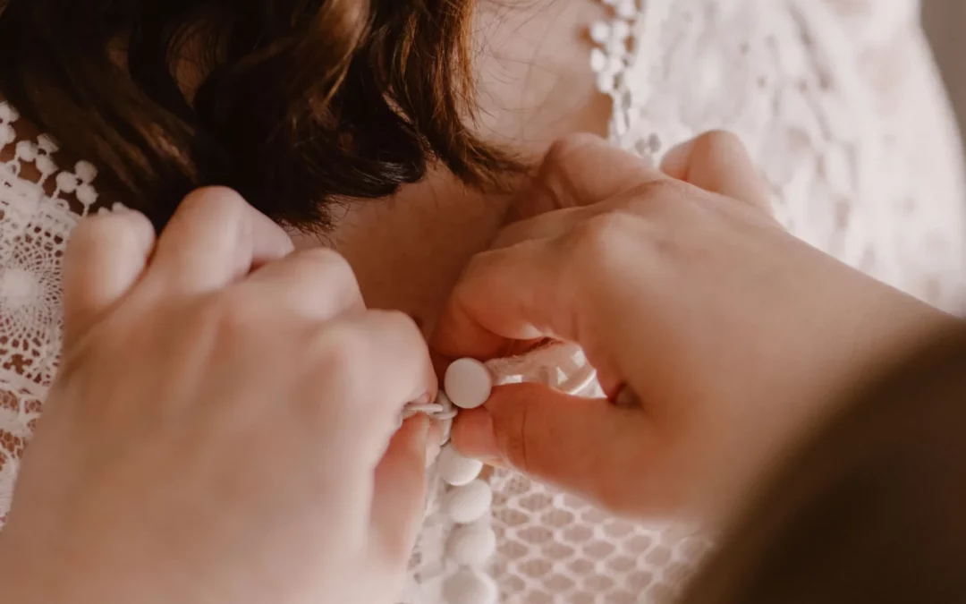 Préparatifs du jour de votre mariage : conseils pour une matinée sereine et conviviale